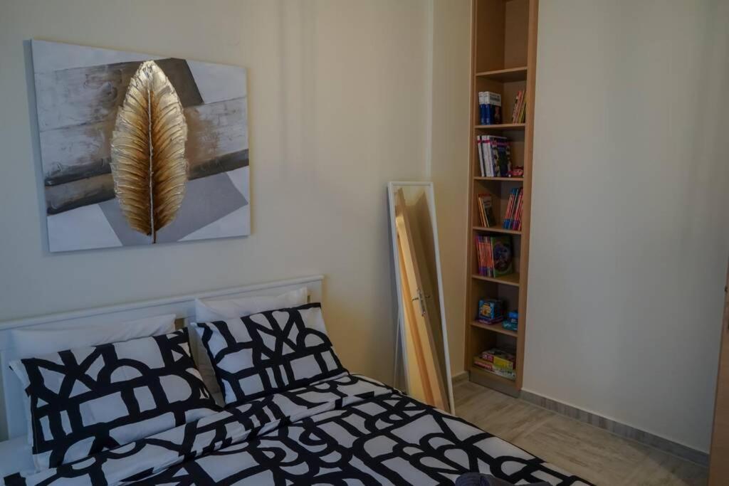 Modern Apartment In The City Center Янина Экстерьер фото